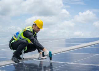 Technician installation and maintenance electric system solar panel.